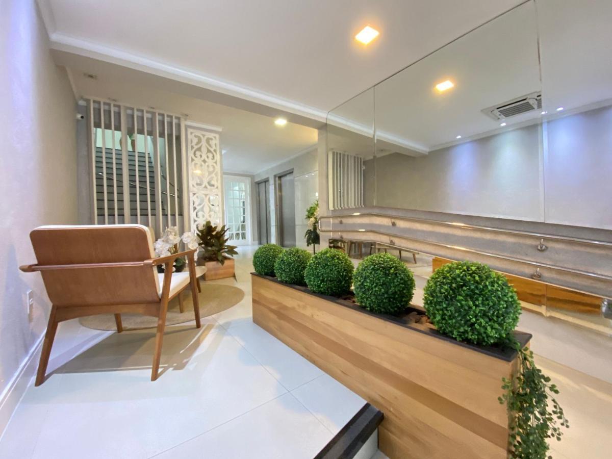 Apartamento Prn12 - Climatizado, Prox Calcadao, Sacada, 2 Dorm Balneario Camboriu