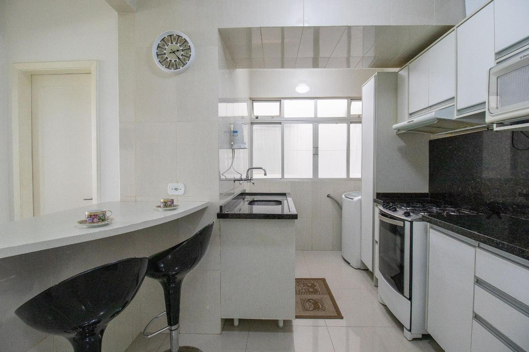 Apartamento Prn12 - Climatizado, Prox Calcadao, Sacada, 2 Dorm Balneario Camboriu
